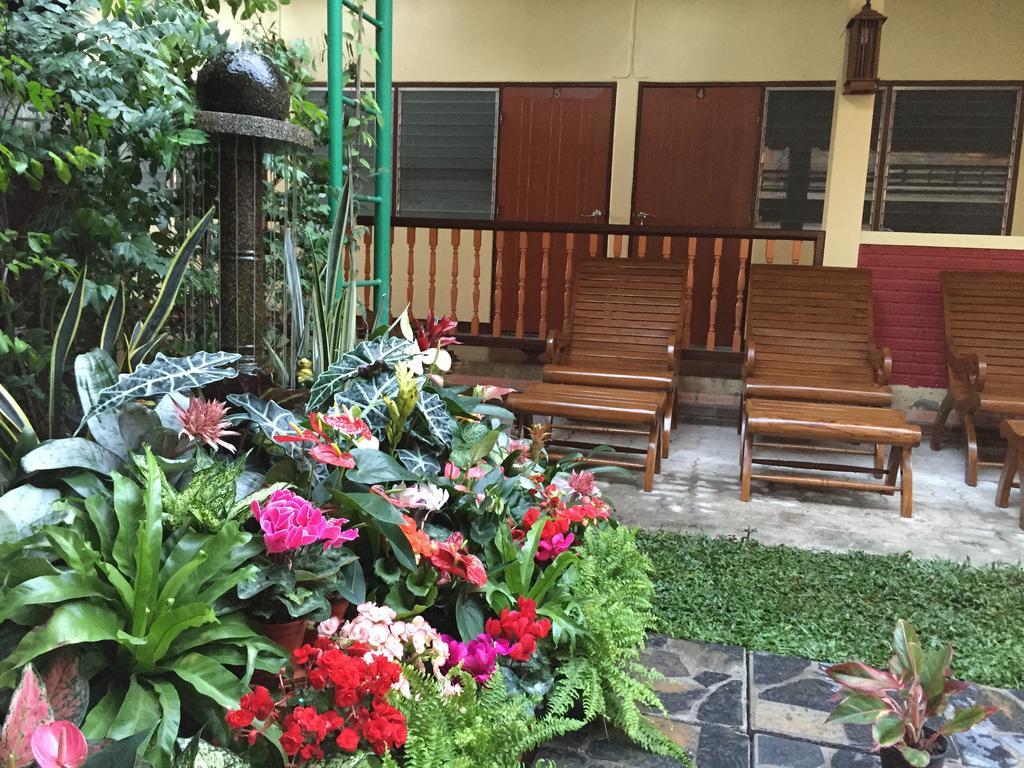 思锐弯住宿加早餐旅馆 清邁 外观 照片