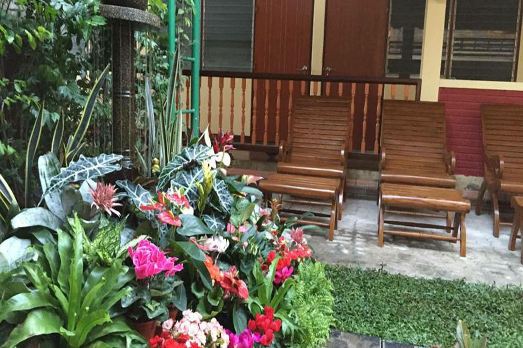 思锐弯住宿加早餐旅馆 清邁 外观 照片